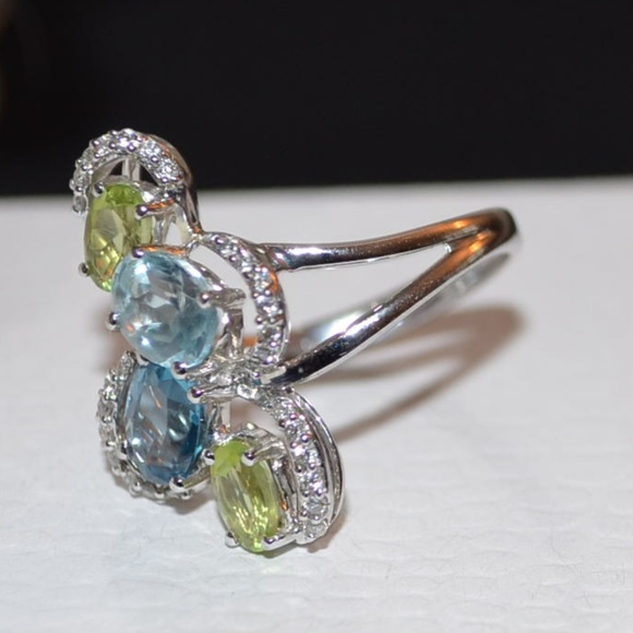 14K White Gold with Blue Topaz and Peridot - Picture 6 of 8